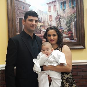 Meet your Posher, Hala